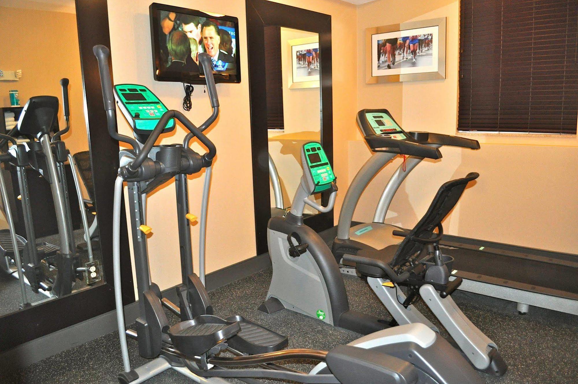 Holiday Inn Express Pittsburgh - Munhall By Ihg Facilities photo